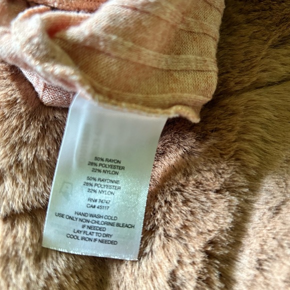 Cabela’s Peach Shorts Medium - Picture 4 of 4